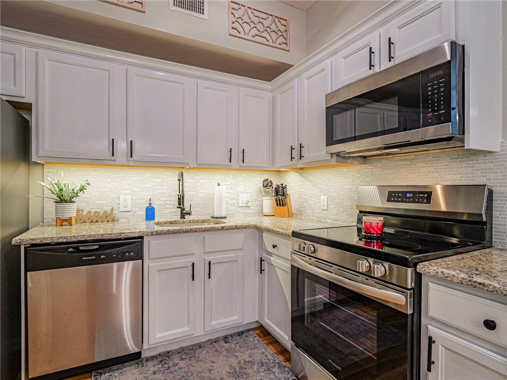 536 7th Square Southwest, Unit 103 Vero Beach, FL 32962 - Photo 13 of 34