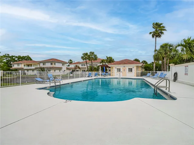 $260,000 | 536 7th Square Southwest, Unit 103, Vero Beach, FL 32962