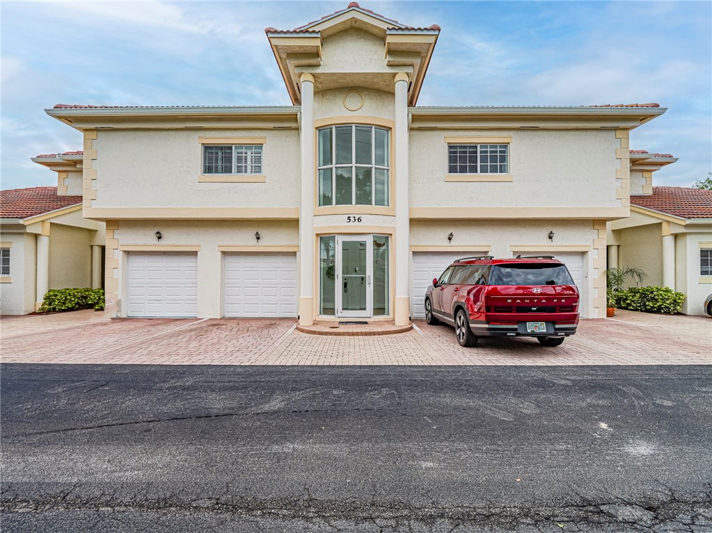 536 7th Square Southwest, Unit 103 Vero Beach, FL 32962 - Photo 4 of 34