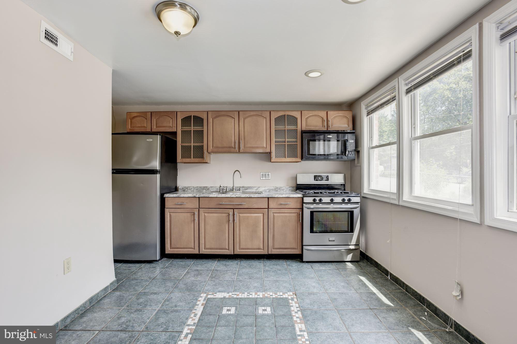 330 Bigley Avenue Halethorpe, MD 21227 - Photo 2 of 24 Kitchen