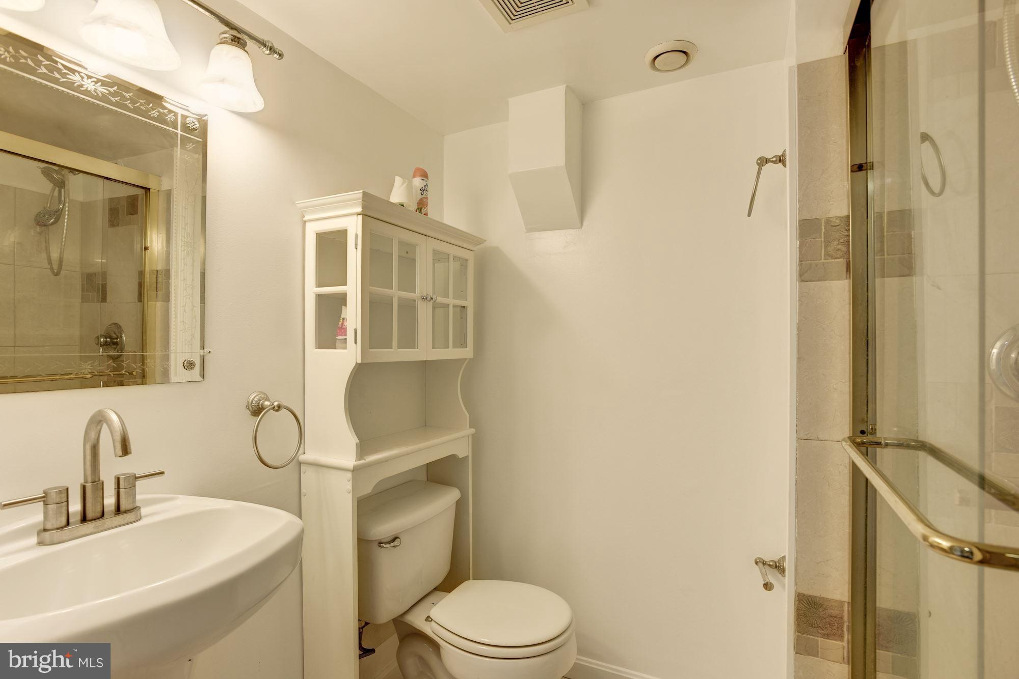 330 Bigley Avenue Halethorpe, MD 21227 - Photo 23 of 24 Bath