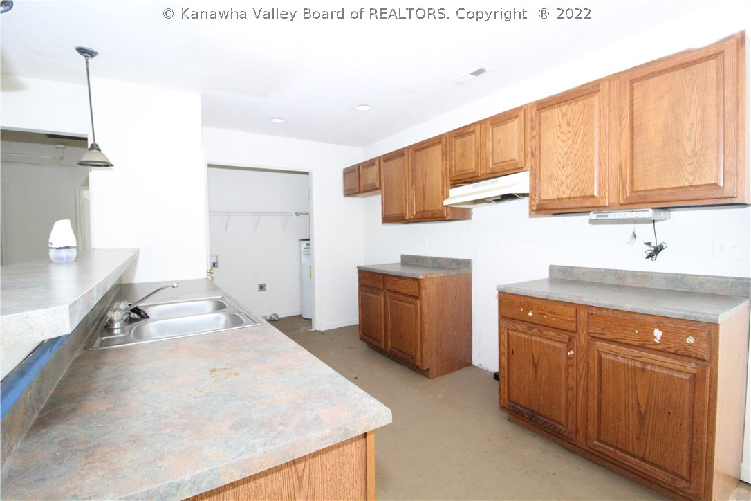 124 Co Rte 60/73 London, WV 25126 - Photo 4 of 21 Gallery Image 4