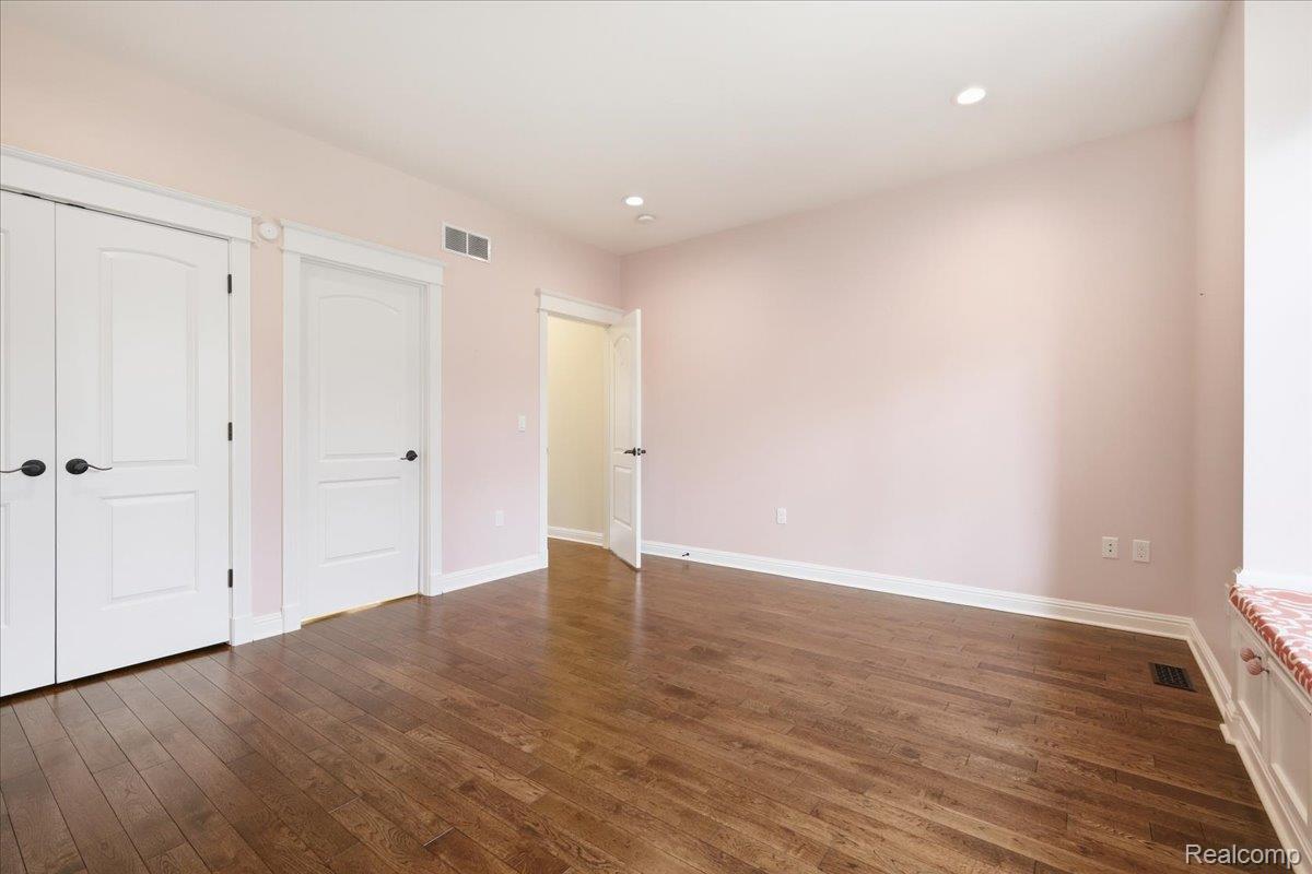 35339 West 13 Mile Road Farmington, MI 48331 - Photo 37 of 72 Bedroom #3 featuring hardwood floors, a closet, and recessed lighting