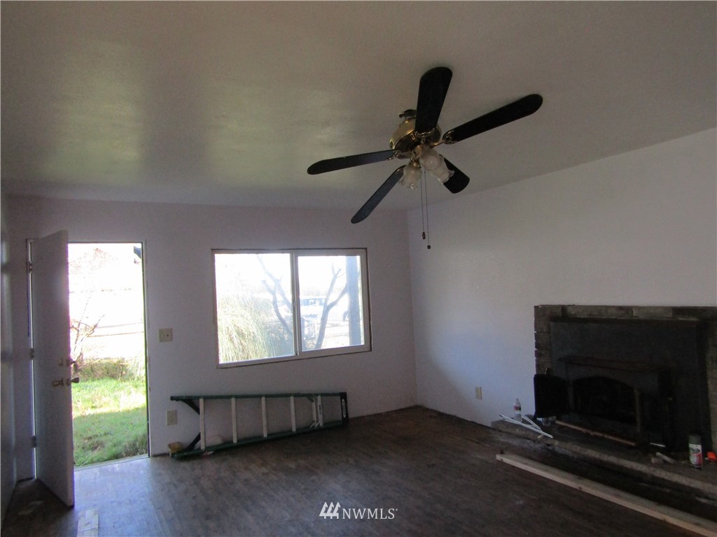 1106 Calhoun Road Aberdeen, WA 98520 - Photo 3 of 19 Gallery Image 3