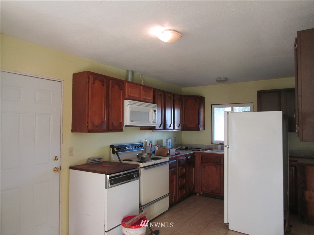 1106 Calhoun Road Aberdeen, WA 98520 - Photo 7 of 19 Gallery Image 7