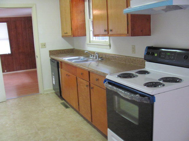 222 Cuttino Road Sumter, SC 29150 - Photo 6 of 11