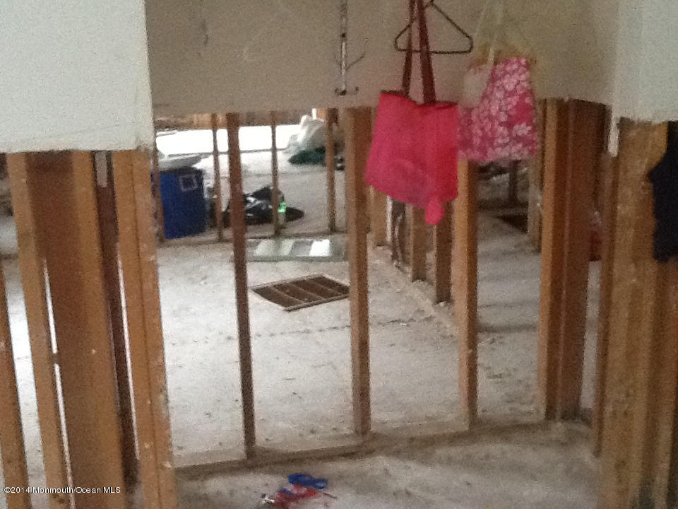 27 Cross Trees Road Brick, NJ 08723 - Photo 6 of 17 a bathroom with a shower