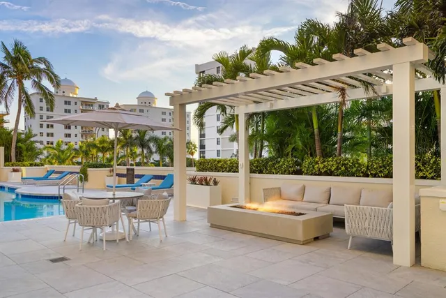 $4,650,000 | 35 Watergate Drive, Unit 1402, Sarasota, FL 34236