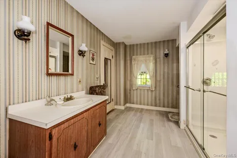 $550,000 | 169 West Rogues Path, Huntington, NY 11743