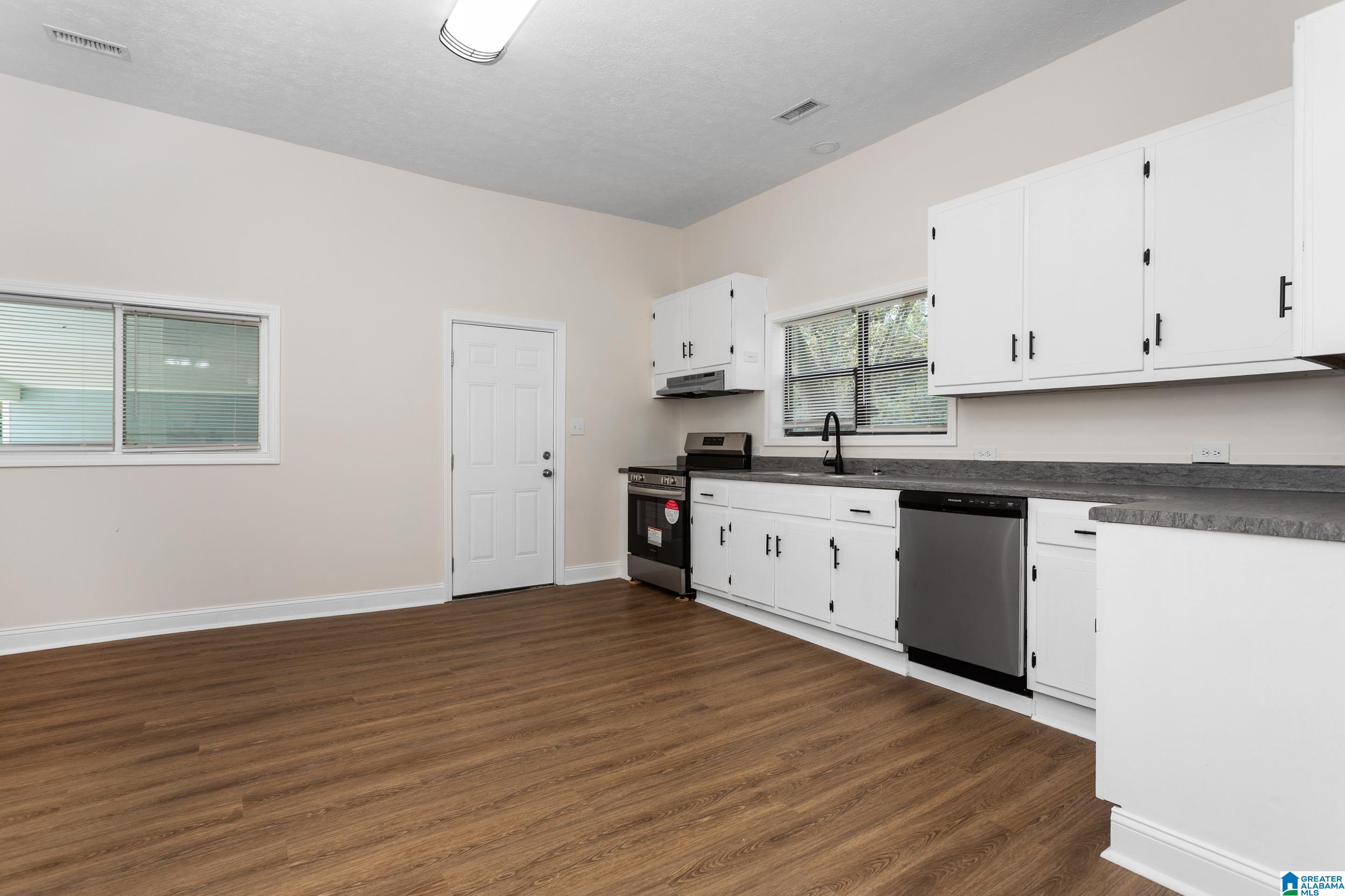 4061 Renfroe Road Talladega, AL 35160 - Photo 10 of 32
