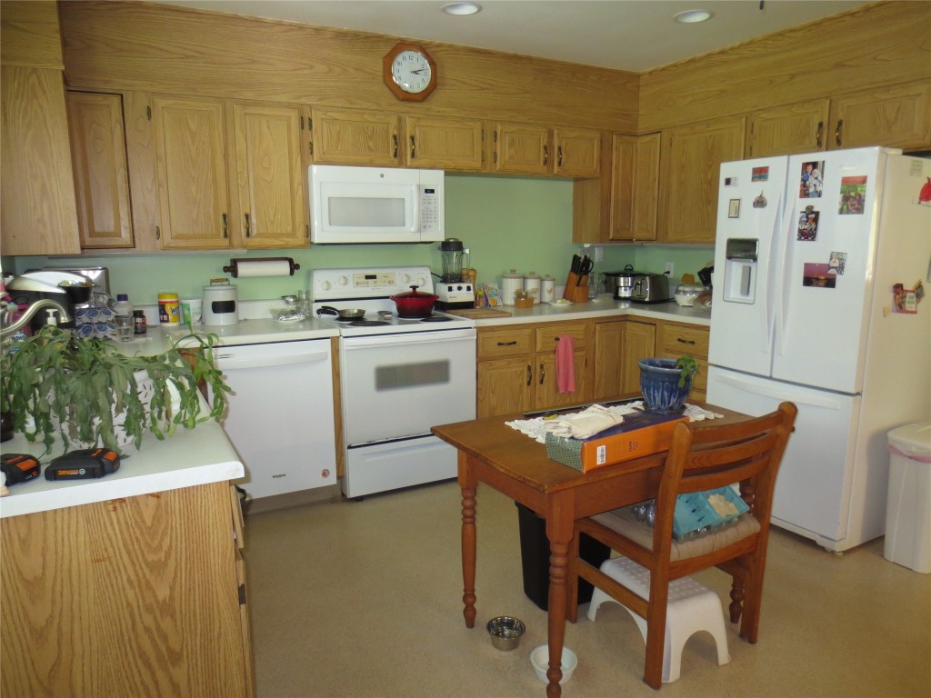 3940 Roberts Road Binghamton, NY 13903 - Photo 11 of 29 Gallery Image 11
