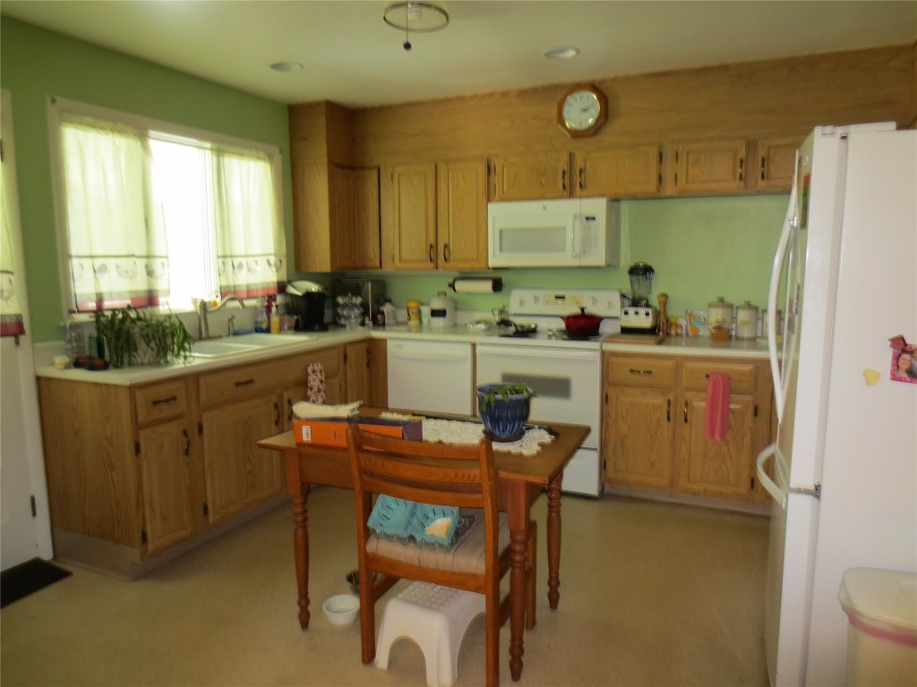 3940 Roberts Road Binghamton, NY 13903 - Photo 10 of 29 Gallery Image 10