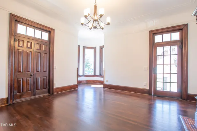 $379,000 | 805 Highland Avenue, Bristol, VA 24201