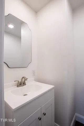 $379,000 | 805 Highland Avenue, Bristol, VA 24201