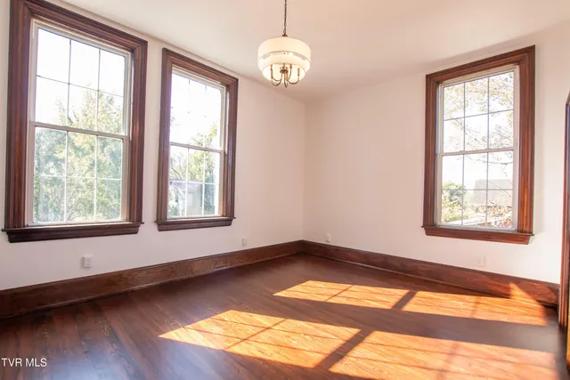 $379,000 | 805 Highland Avenue, Bristol, VA 24201