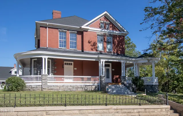 $379,000 | 805 Highland Avenue, Bristol, VA 24201