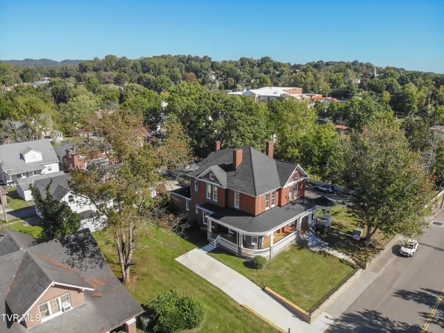 $379,000 | 805 Highland Avenue, Bristol, VA 24201