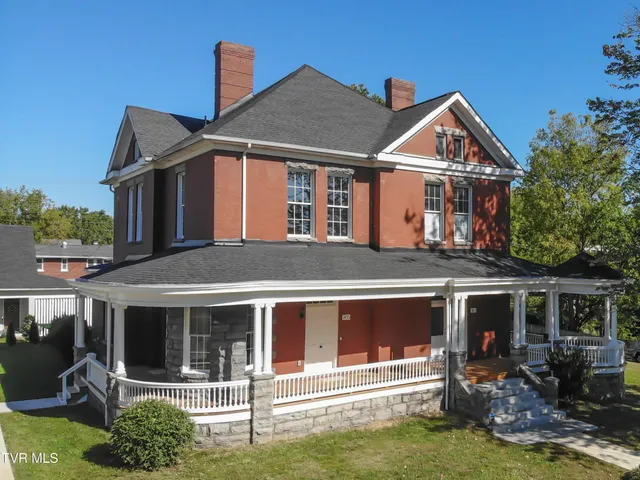 $379,000 | 805 Highland Avenue, Bristol, VA 24201