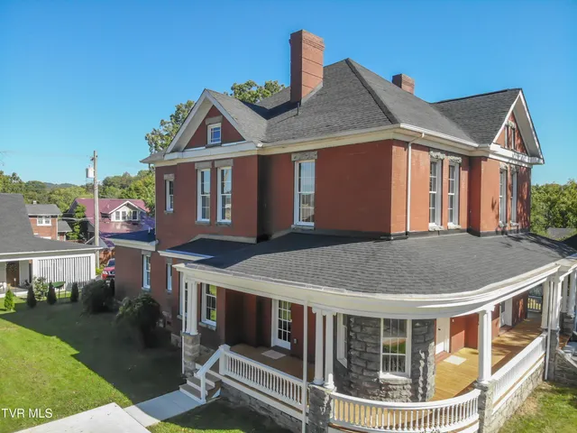 $379,000 | 805 Highland Avenue, Bristol, VA 24201