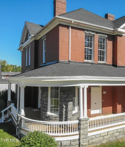 $379,000 | 805 Highland Avenue, Bristol, VA 24201