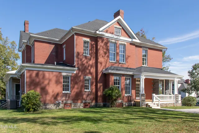 $379,000 | 805 Highland Avenue, Bristol, VA 24201