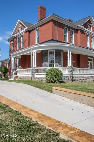 $379,000 | 805 Highland Avenue, Bristol, VA 24201