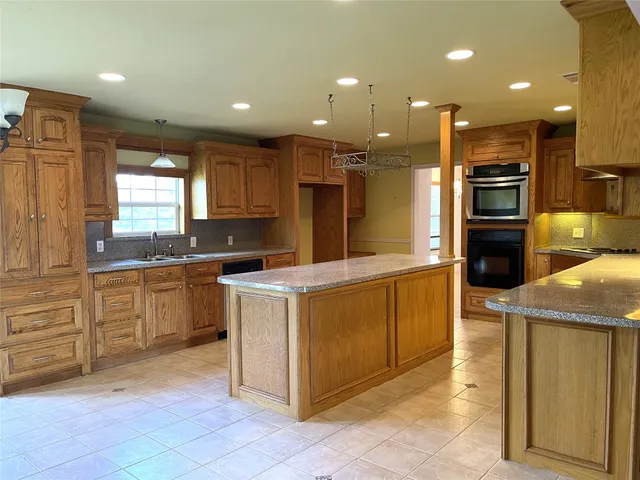 $325,000 | 121 Fcr 482, Teague, TX 75860