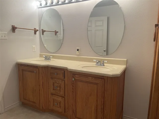 $325,000 | 121 Fcr 482, Teague, TX 75860