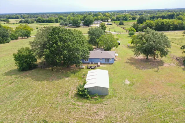 $325,000 | 121 Fcr 482, Teague, TX 75860
