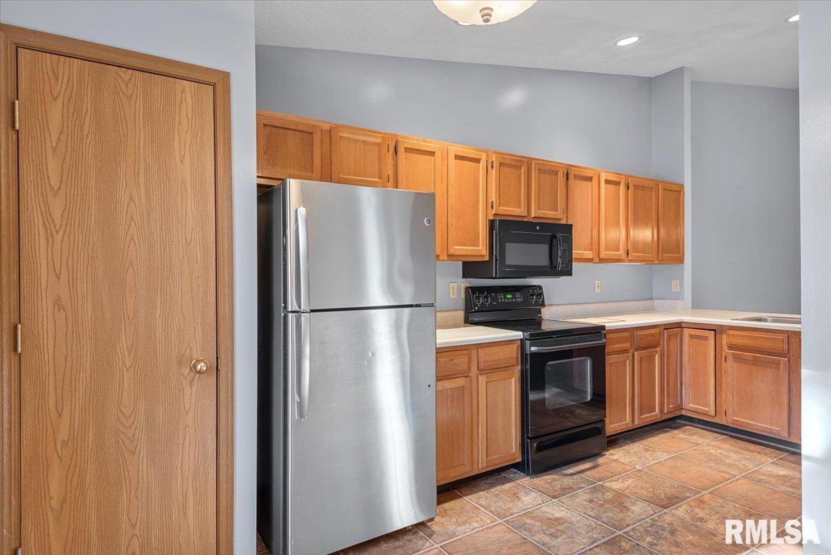 2005 Clara Mae Court Springfield, IL 62711 - Photo 9 of 24 Gallery Image 9