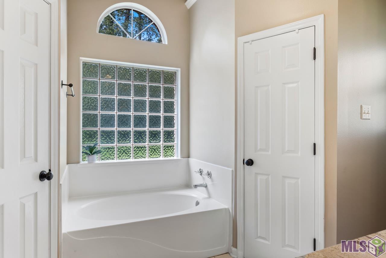 10410 Lone Pine Road Denham Springs, LA 70726 - Photo 13 of 19 Gallery Image 13