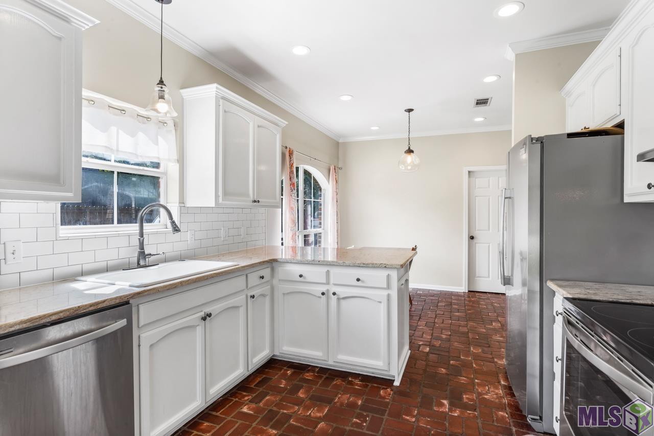 10410 Lone Pine Road Denham Springs, LA 70726 - Photo 5 of 19 Gallery Image 5