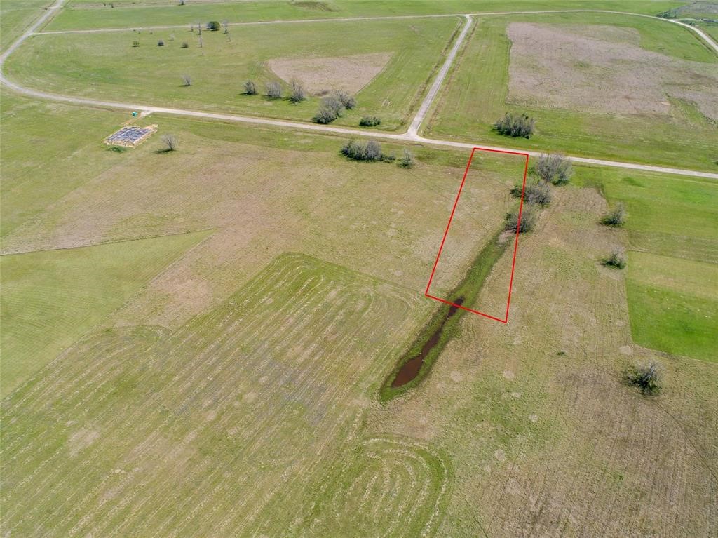350 Colt Trail Angleton, TX 77515 - Photo 4 of 9 a view of a bathroom