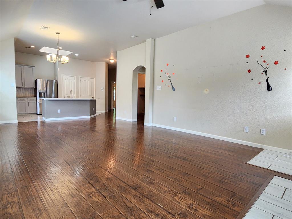 1605 Cardinal Way Aubrey, TX 76227 - Photo 4 of 22