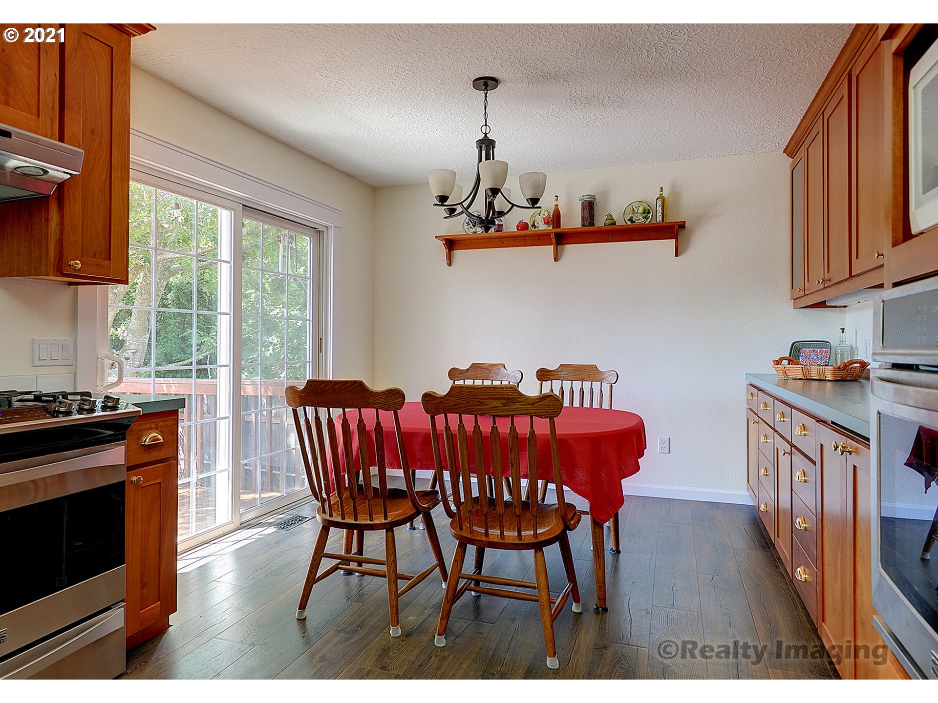 19420 Southwest Kinnaman Road Aloha, OR 97078 - Photo 11 of 32 Gallery Image 11
