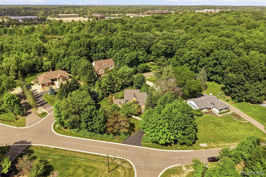 34555 Quaker Valley Road Farmington Hills, MI 48331 - Photo 48 of 53