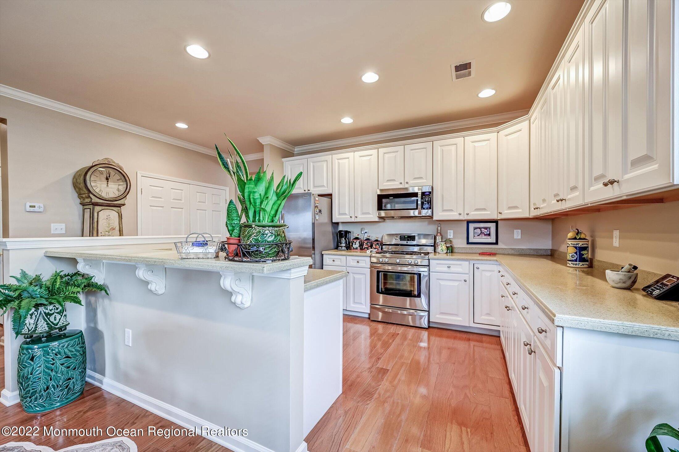 6 Lusitano Road Manalapan, NJ 07726 - Photo 11 of 52 KITCHEN