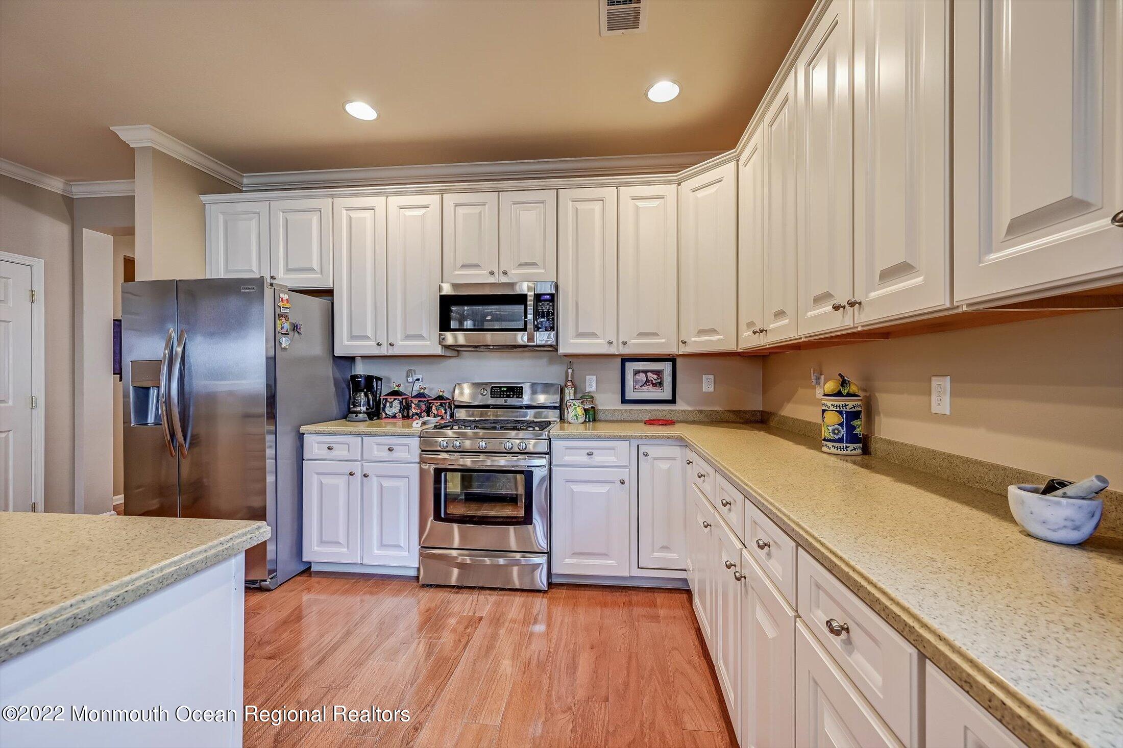 6 Lusitano Road Manalapan, NJ 07726 - Photo 12 of 52 KITCHEN