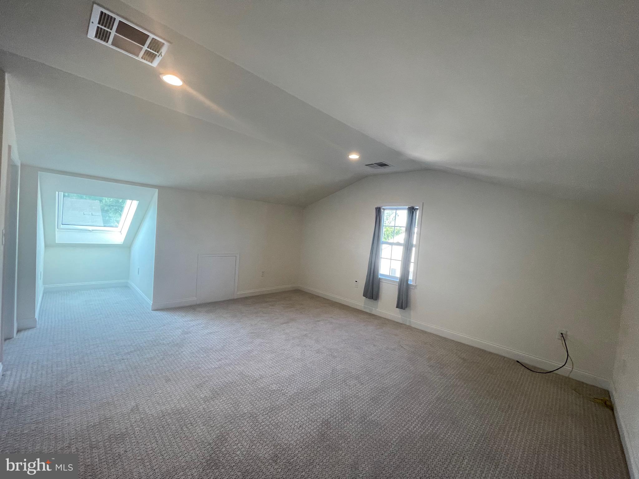 17 Peacock Way Princeton, NJ 08540 - Photo 31 of 44 an empty room with windows and closet