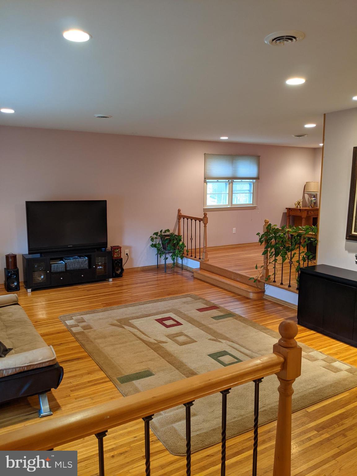 1154 Mettler Road Huntingdon Valley, PA 19006 - Photo 3 of 17 Living Room