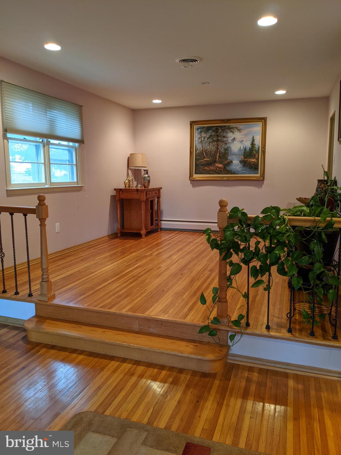 1154 Mettler Road Huntingdon Valley, PA 19006 - Photo 4 of 17 Dining Room
