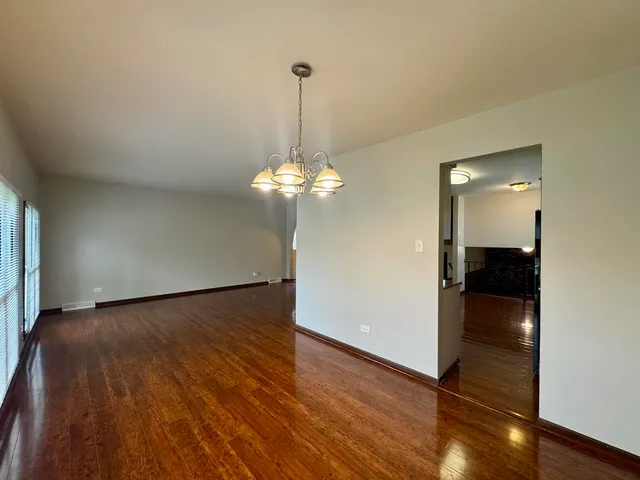 $190,000 | 18013 Park Avenue, Lansing, IL 60438