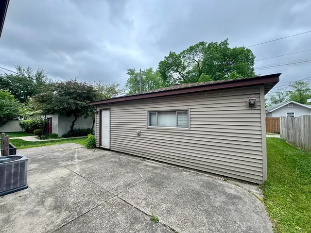 $190,000 | 18013 Park Avenue, Lansing, IL 60438