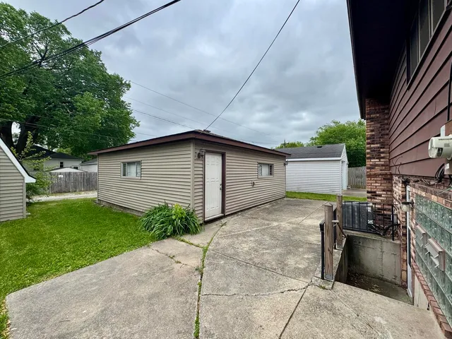 $190,000 | 18013 Park Avenue, Lansing, IL 60438