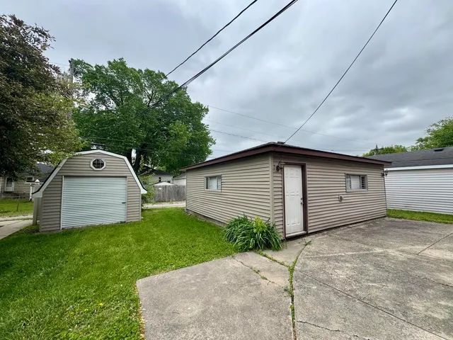 $190,000 | 18013 Park Avenue, Lansing, IL 60438