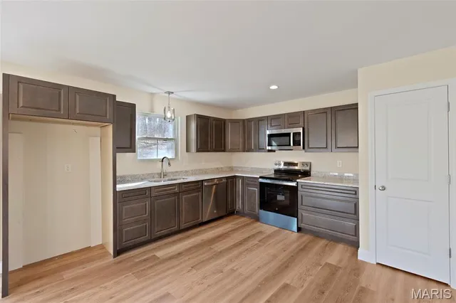 $394,000 | 6650 Shenandoah Drive, Dittmer, MO 63023