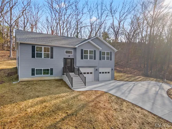 $389,000 | 6650 Shenandoah Drive, Dittmer, MO 63023