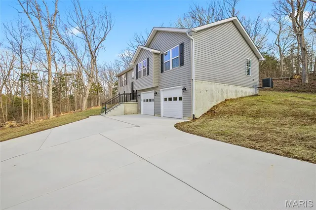 $394,000 | 6650 Shenandoah Drive, Dittmer, MO 63023