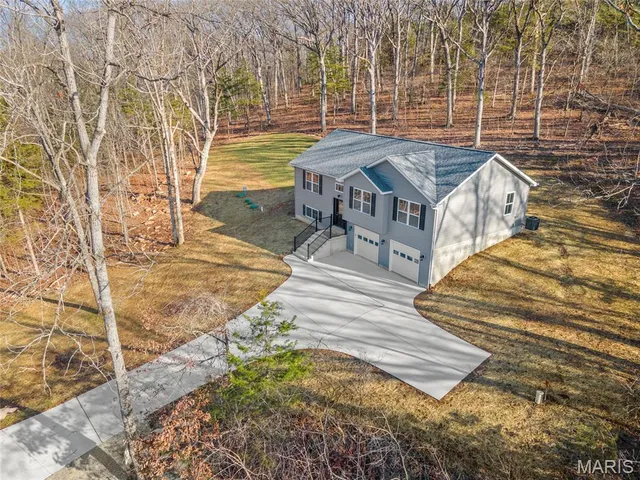 $394,000 | 6650 Shenandoah Drive, Dittmer, MO 63023