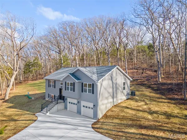 $389,000 | 6650 Shenandoah Drive, Dittmer, MO 63023